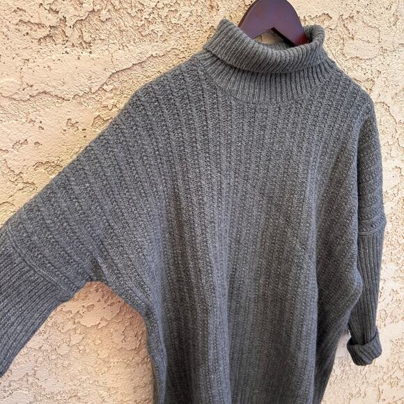 Garnet Hill Angora Lambswool Turtleneck Sweater Size Large - Picture 6 of 6